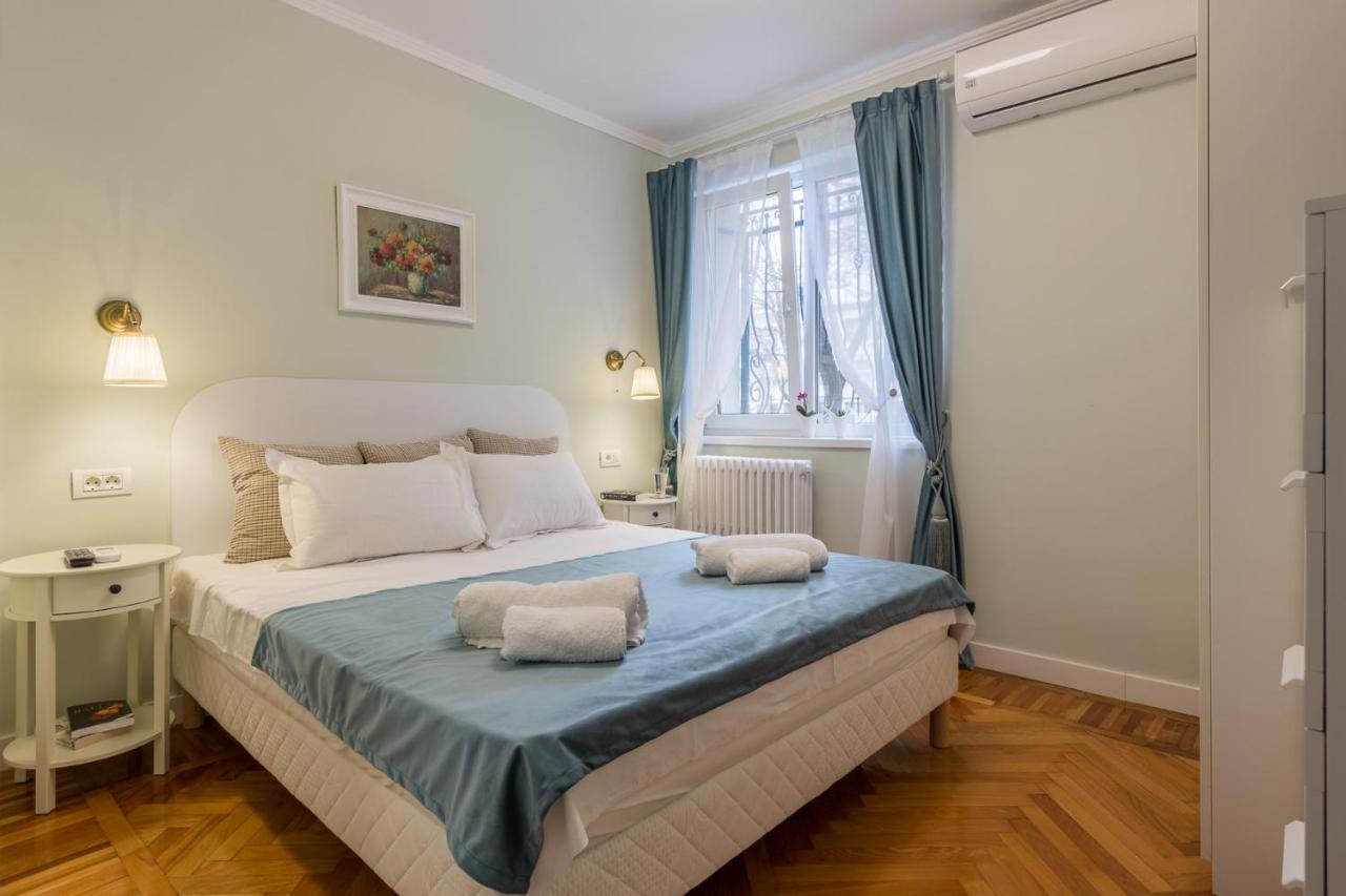 Central Stylish & Cozy One Bedroom Apartment - Adela Accommodation - Ideal For Long Stays Бухарест Экстерьер фото
