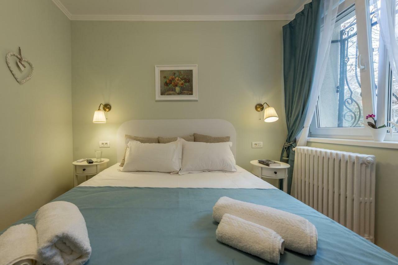 Central Stylish & Cozy One Bedroom Apartment - Adela Accommodation - Ideal For Long Stays Бухарест Экстерьер фото