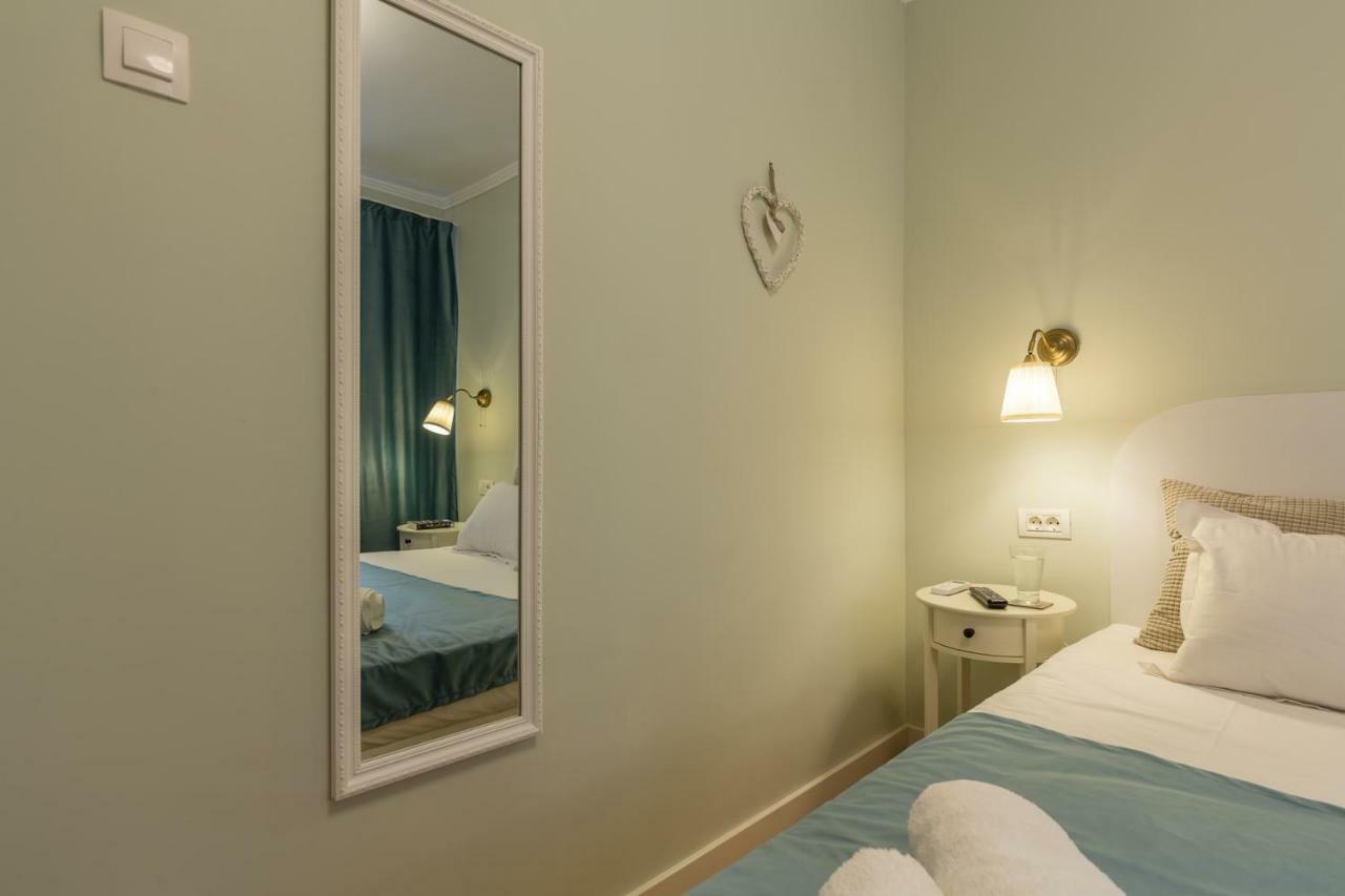Central Stylish & Cozy One Bedroom Apartment - Adela Accommodation - Ideal For Long Stays Бухарест Экстерьер фото
